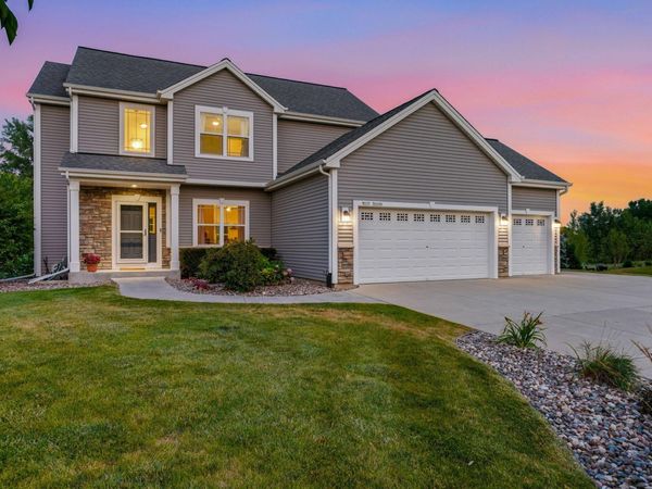 W229N4340 Baker Ct, Pewaukee, WI 53072