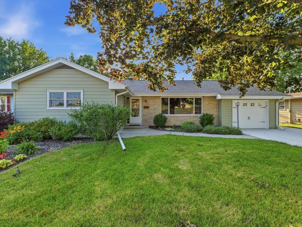 466 N Henninger St, Mayville, WI 53050