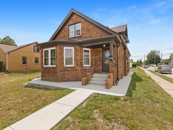 1313 Marquette Ave, South Milwaukee, WI 53172