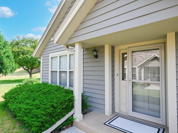 N24W24000 Brandon Oaks Dr, Unit A, Pewaukee, WI 53072
