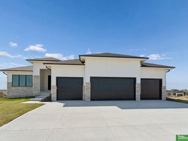 5412 N 212th Avenue, Elkhorn, NE 68022