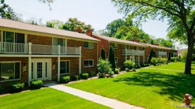 530 S Neff Lane Lane, Grosse Pointe, Mi 48230 Main Photo