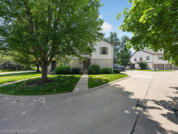 35108 N Bay Circle, Harrison Township, Mi 48045