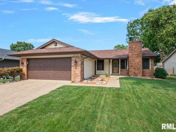 10 HOLLYBROOK Drive, Springfield, IL 62702