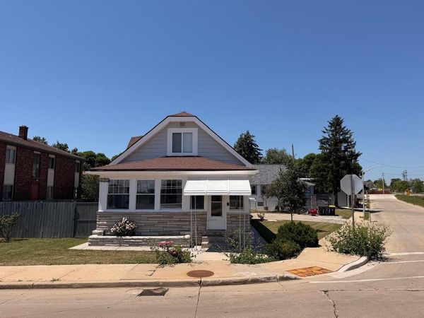 2101 S 60th STREET, Milwaukee, WI 53219