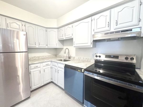 4975 Washington St, Unit 109, Boston, MA 02132