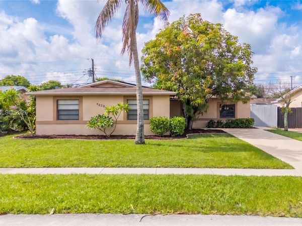 4230 NW 23rd Ct, Lauderhill, FL 33313