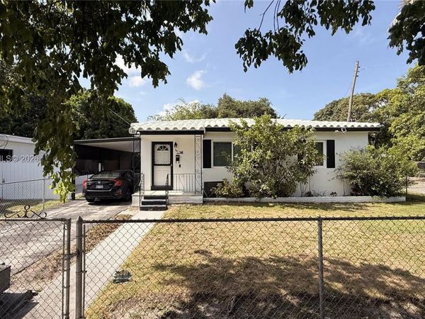 161 NW 41st St , Miami, FL 33127