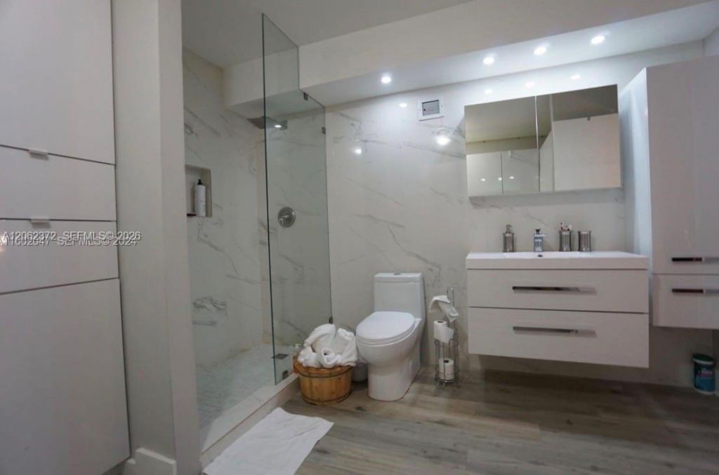 600 NE 36th St, Unit 1214, Miami, FL 33137 Photo