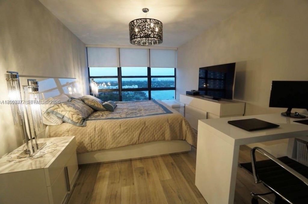 600 NE 36th St, Unit 1214, Miami, FL 33137 Photo