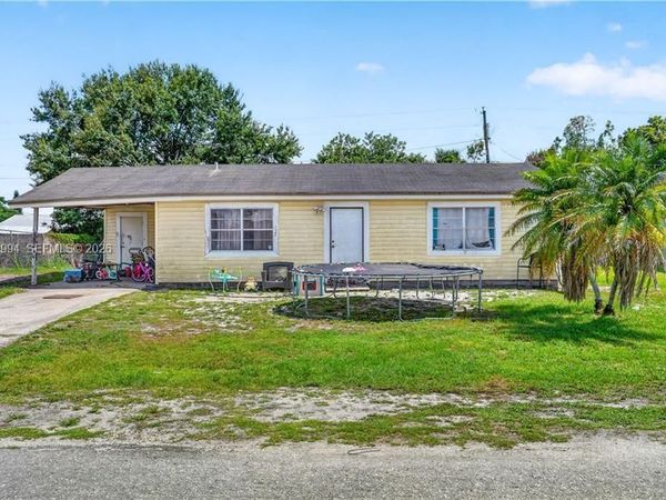1132 Kentucky Ave, Clewiston, FL 33440