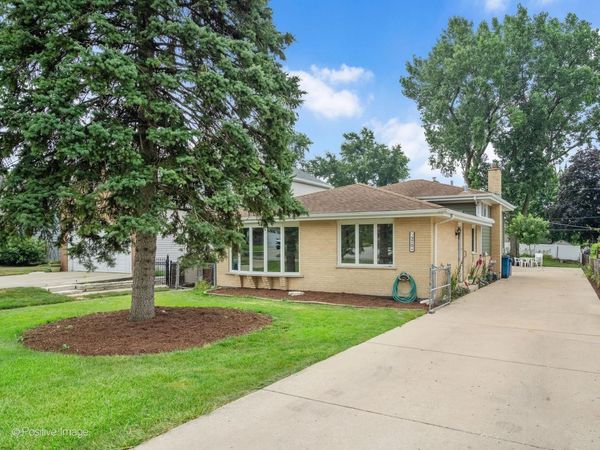 570 W Crockett Avenue , Elmhurst, IL 60126
