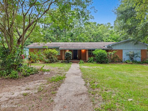 2147 Hwy 613 , Lucedale, MS 39452