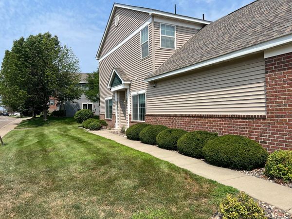 6889 Folkestone Road , Unit 711, Apple Valley, MN 55124