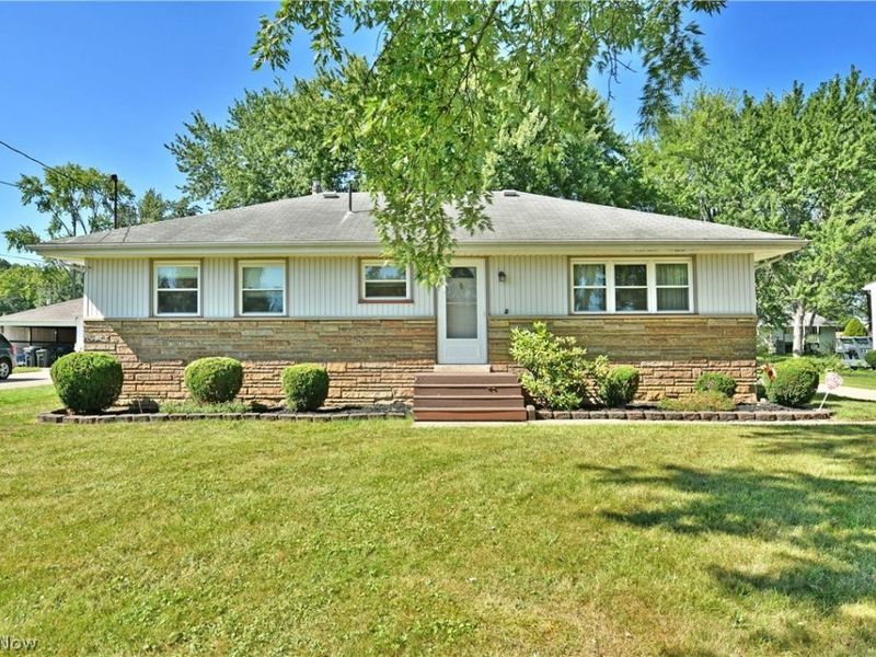 3985 Valacamp Avenue SE, Warren, OH 44484 Photo 1