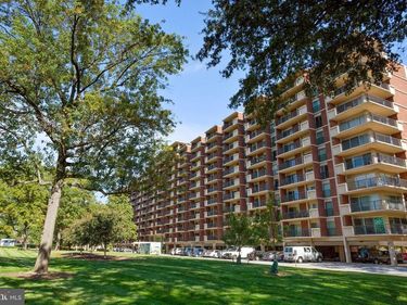 1300 ARMY NAVY DRIVE, Unit 916, ARLINGTON, VA 22202