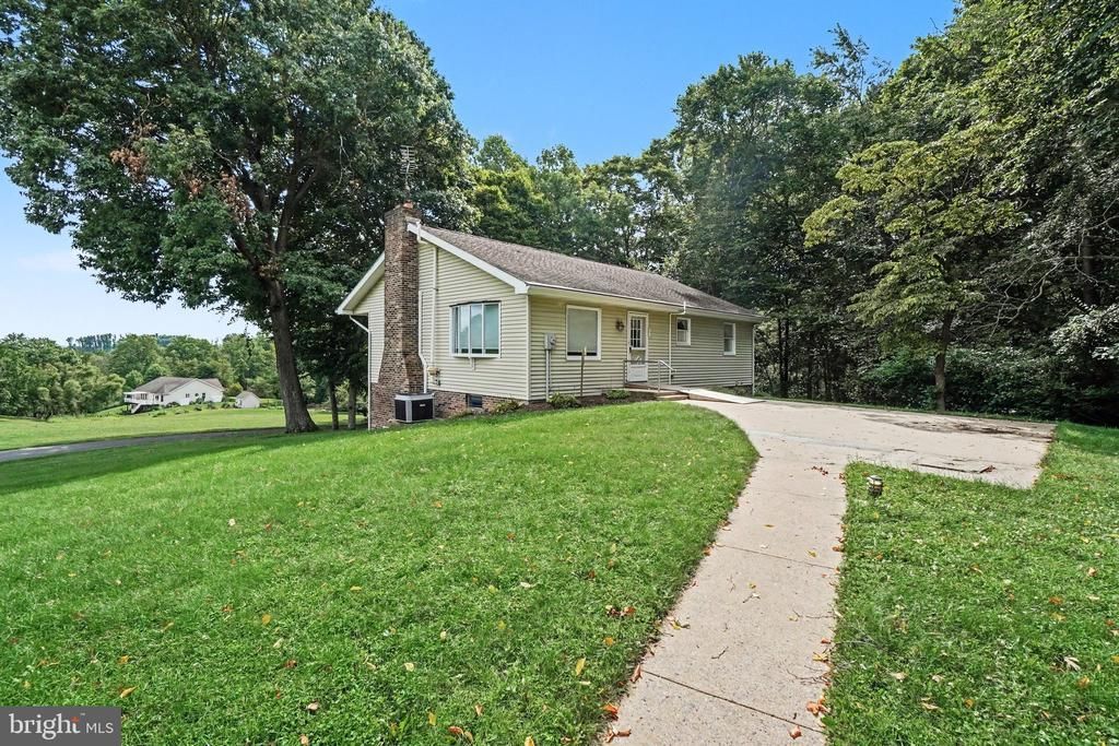 885 MOUNT WILSON ROAD , LEBANON, PA 17042