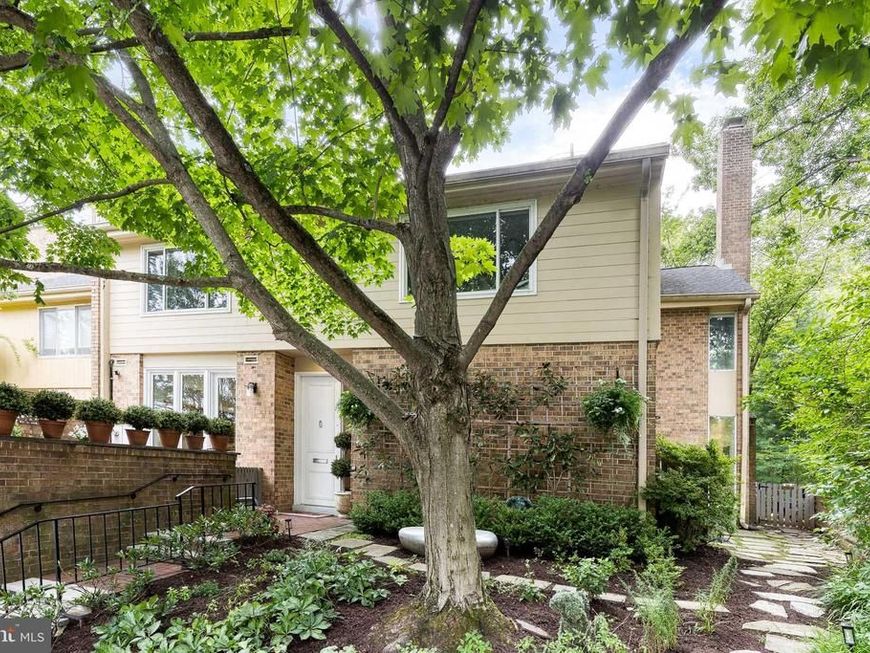 14 Roland Mews, Baltimore, MD 21210 Main Photo