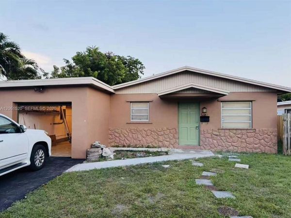637 SW 1st St , Unit n/a, Hallandale Beach, FL 33009