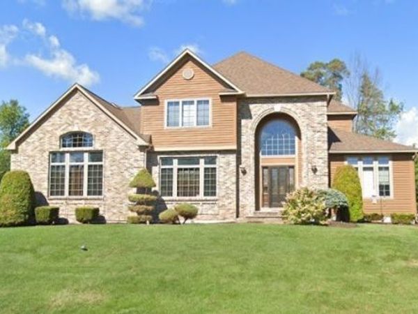 7705 Foxtail Pines, Liverpool, NY 13090