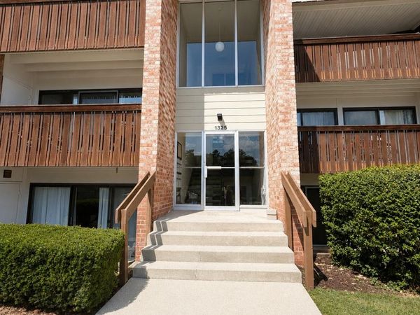 1325 S Maple Road, Unit 301, Ann Arbor, Mi 48103