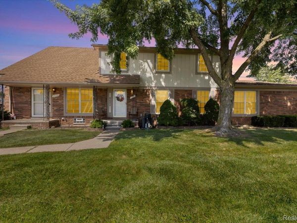 35352 Tall Oaks Drive, Sterling Heights, Mi 48312