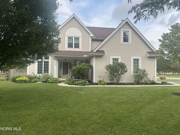 1067 Hunters Run Road , Perrysburg, OH 43551