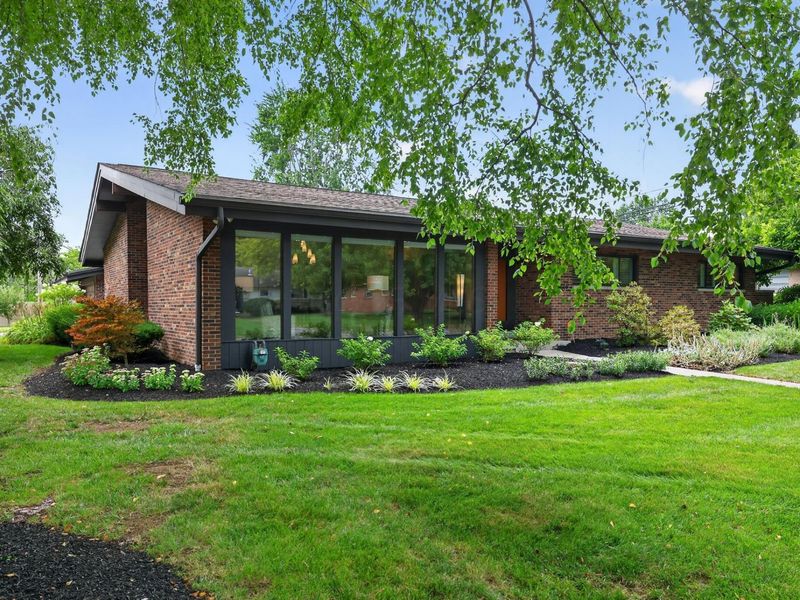 2567 Scottwood Road, Columbus, OH 43209 Photo 2