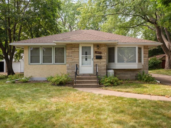 1847 Fernwood Street , Roseville, MN 55113
