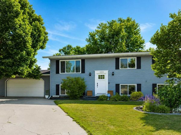 1224 20th Street N, Moorhead, MN 56560