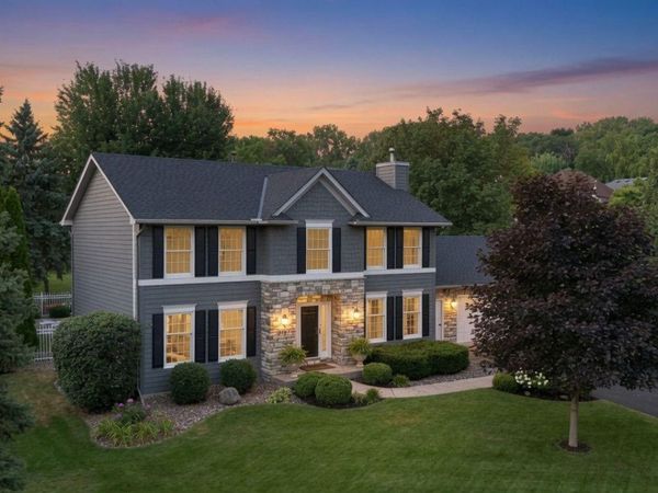 352 Wyndham Circle E, New Brighton, MN 55112