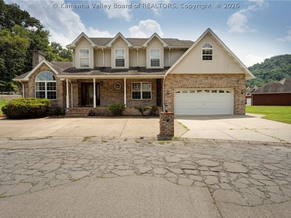 19 Golf Meadows Lane, Chapmanville, WV 25508