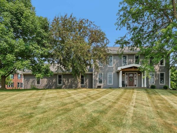 5220 Scenic Ridge Trail, Middleton, WI 53562