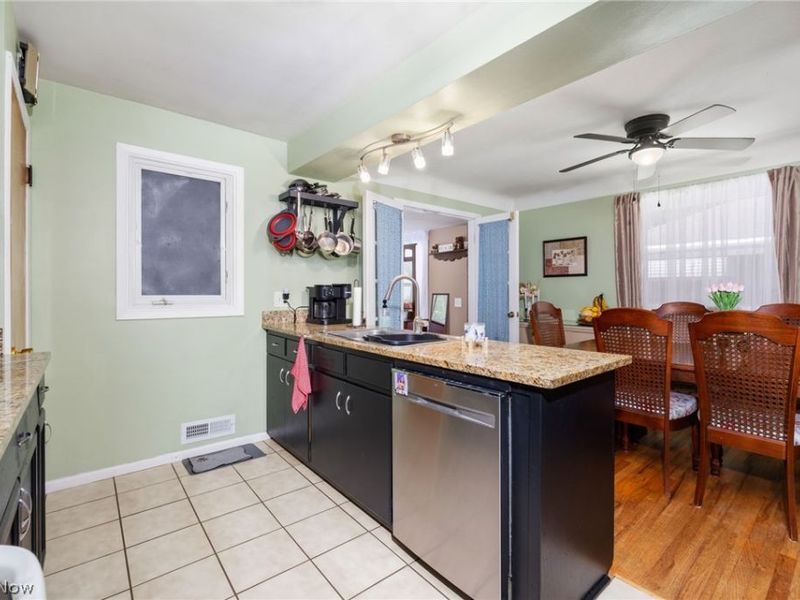 6156 Edgebrook Boulevard, Parma Heights, OH 44130 Photo 16