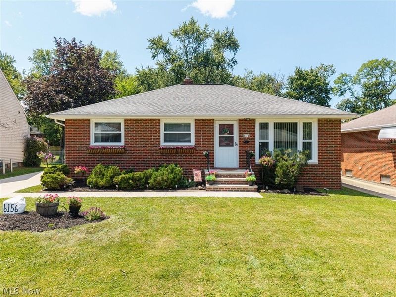 6156 Edgebrook Boulevard, Parma Heights, OH 44130 Photo 2