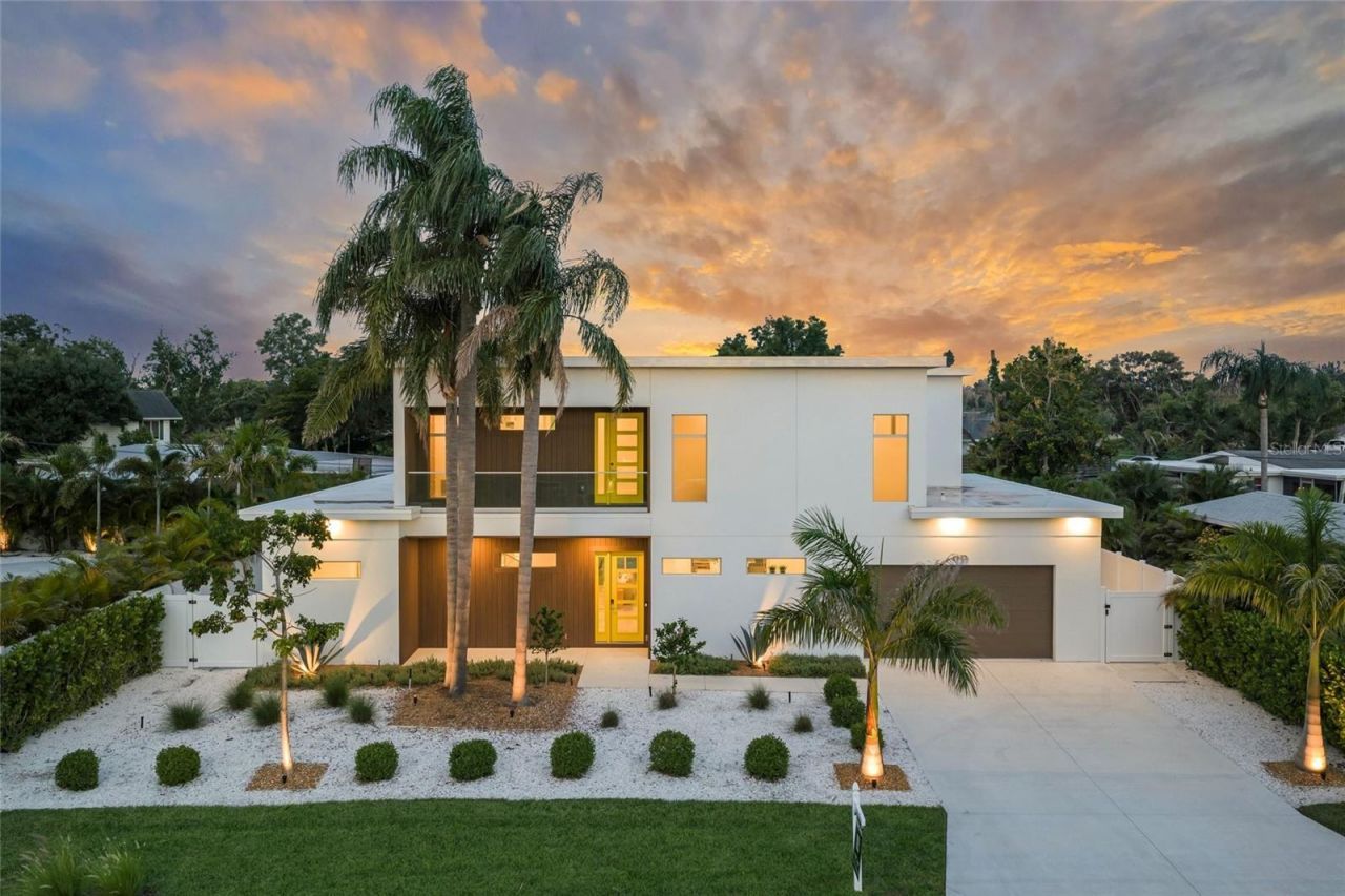 2532 Fruit Tree Drive, Sarasota, FL 34239 Main Photo