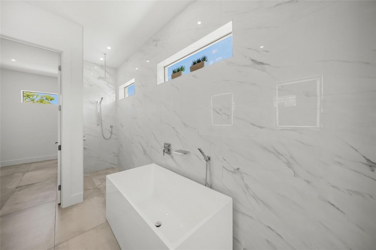2532 Fruit Tree Drive, Sarasota, FL 34239 Photo