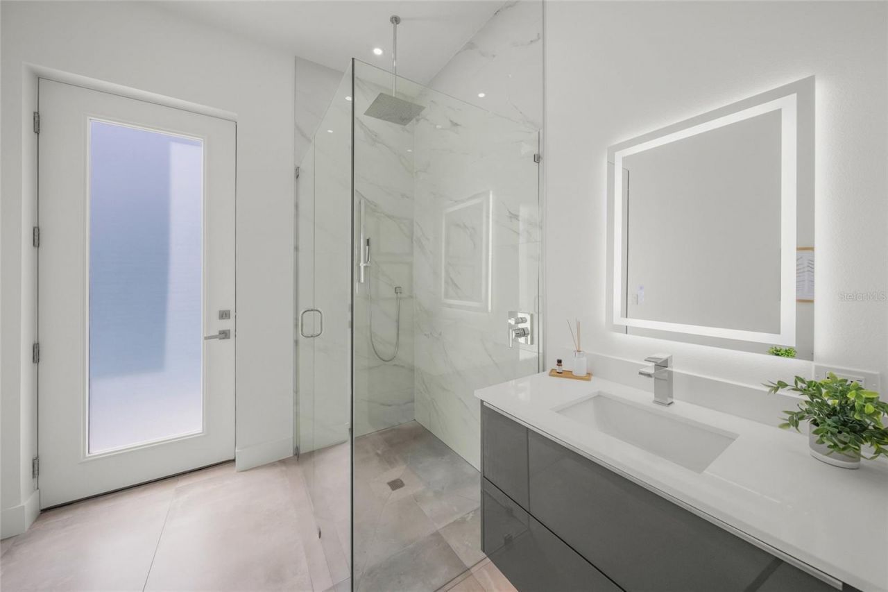2532 Fruit Tree Drive, Sarasota, FL 34239 Photo