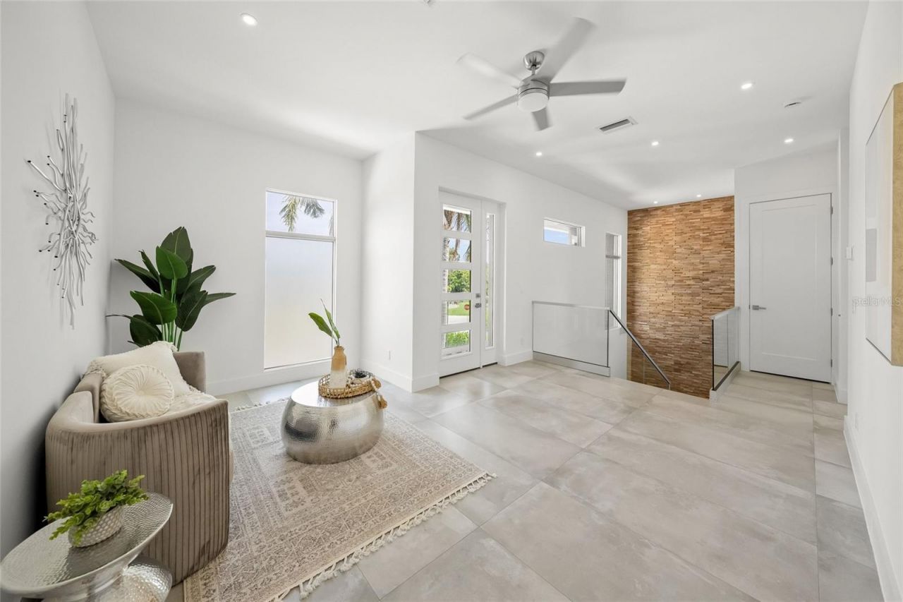 2532 Fruit Tree Drive, Sarasota, FL 34239 Photo