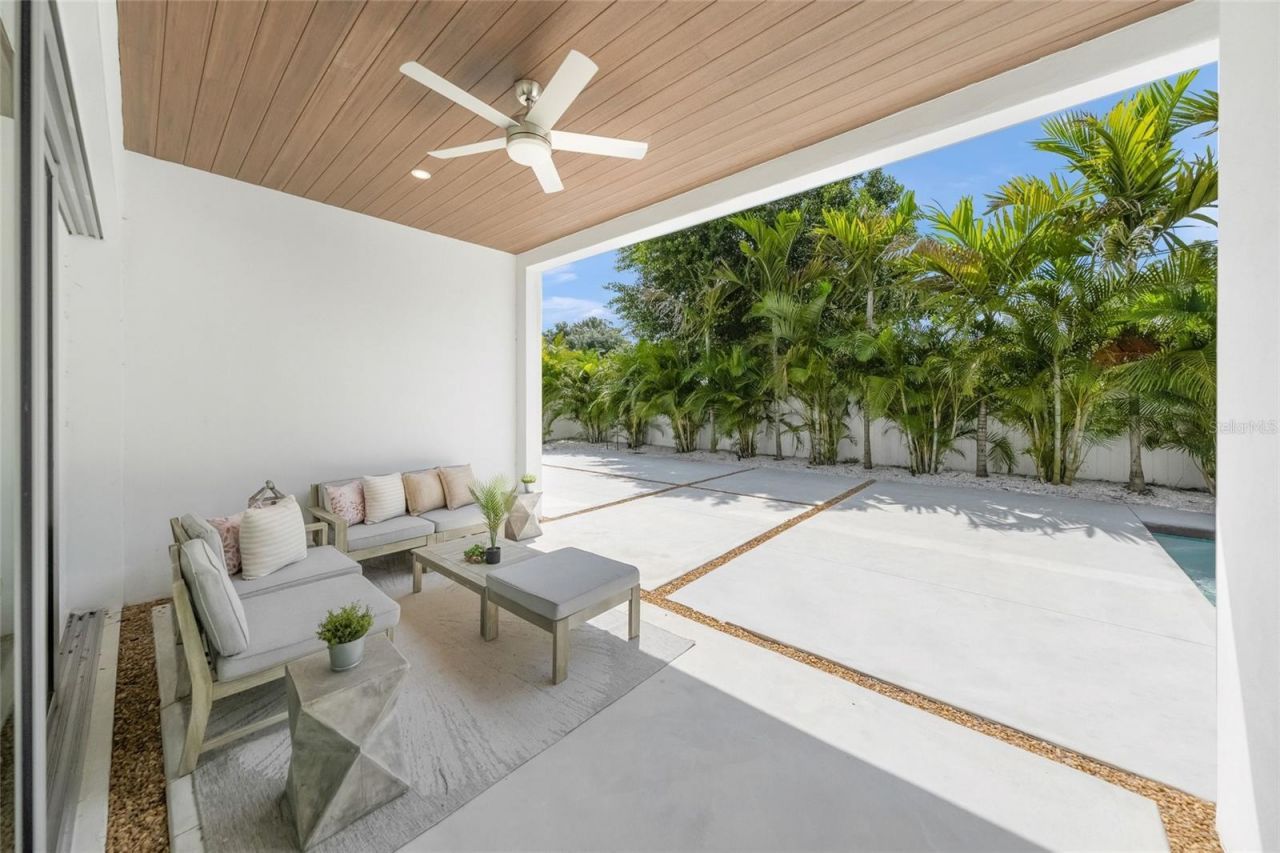 2532 Fruit Tree Drive, Sarasota, FL 34239 Photo