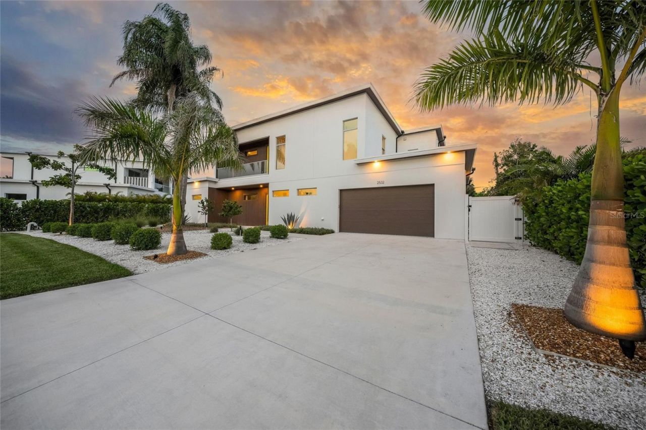 2532 Fruit Tree Drive, Sarasota, FL 34239 Photo