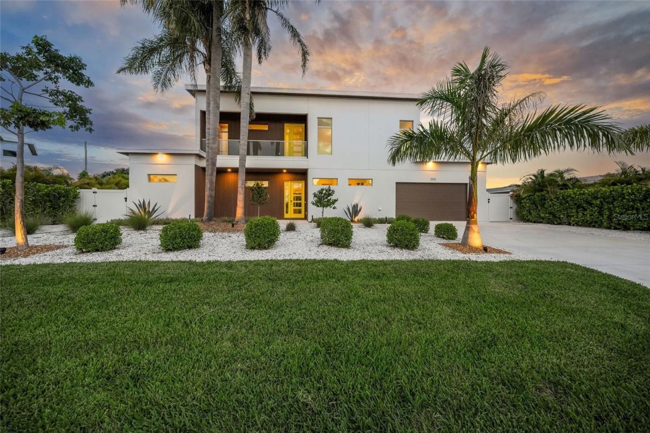 2532 Fruit Tree Drive, Sarasota, FL 34239 Photo