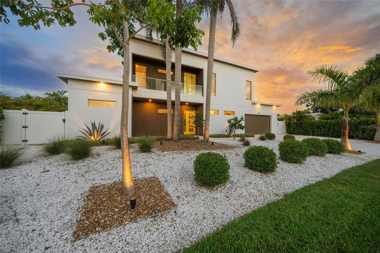 2532 Fruit Tree Drive, Sarasota, FL 34239 Photo