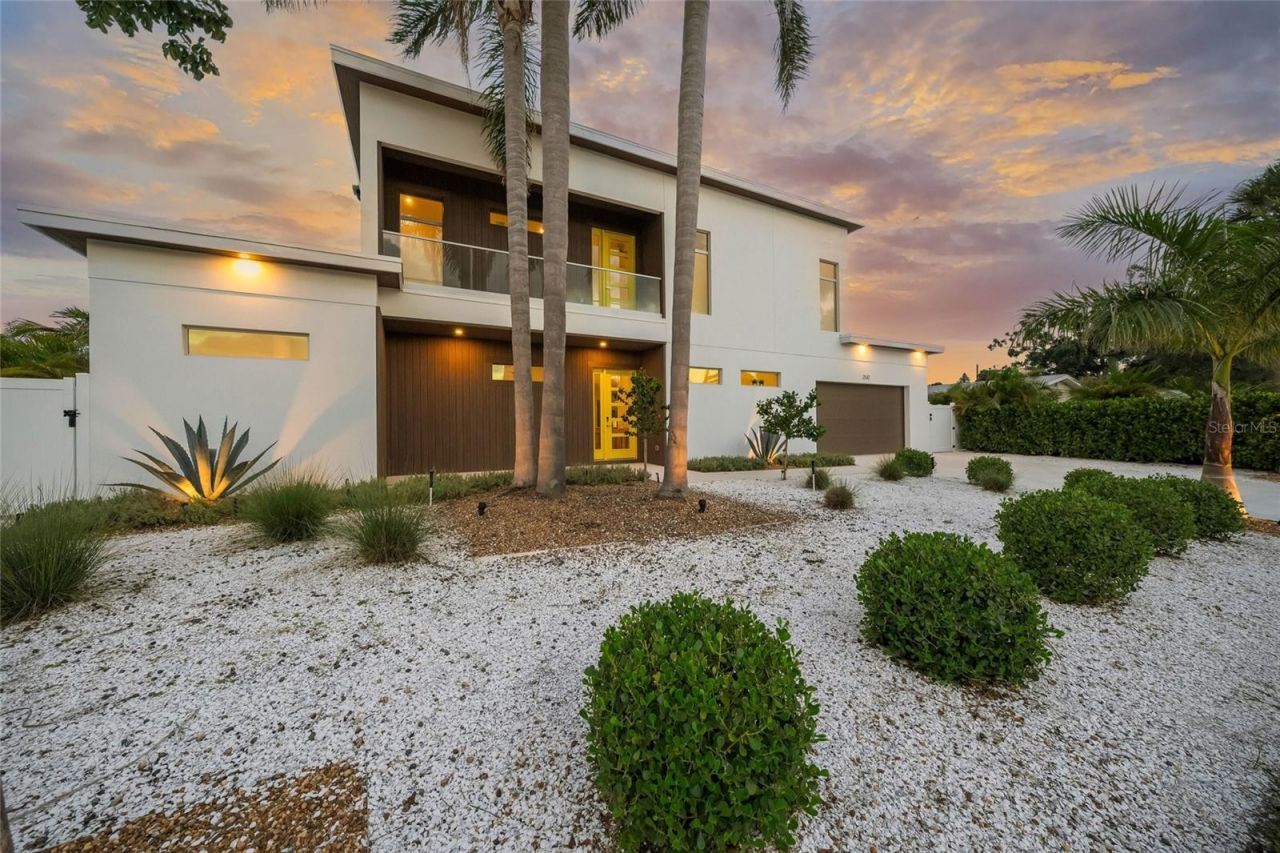 2532 Fruit Tree Drive, Sarasota, FL 34239 Photo