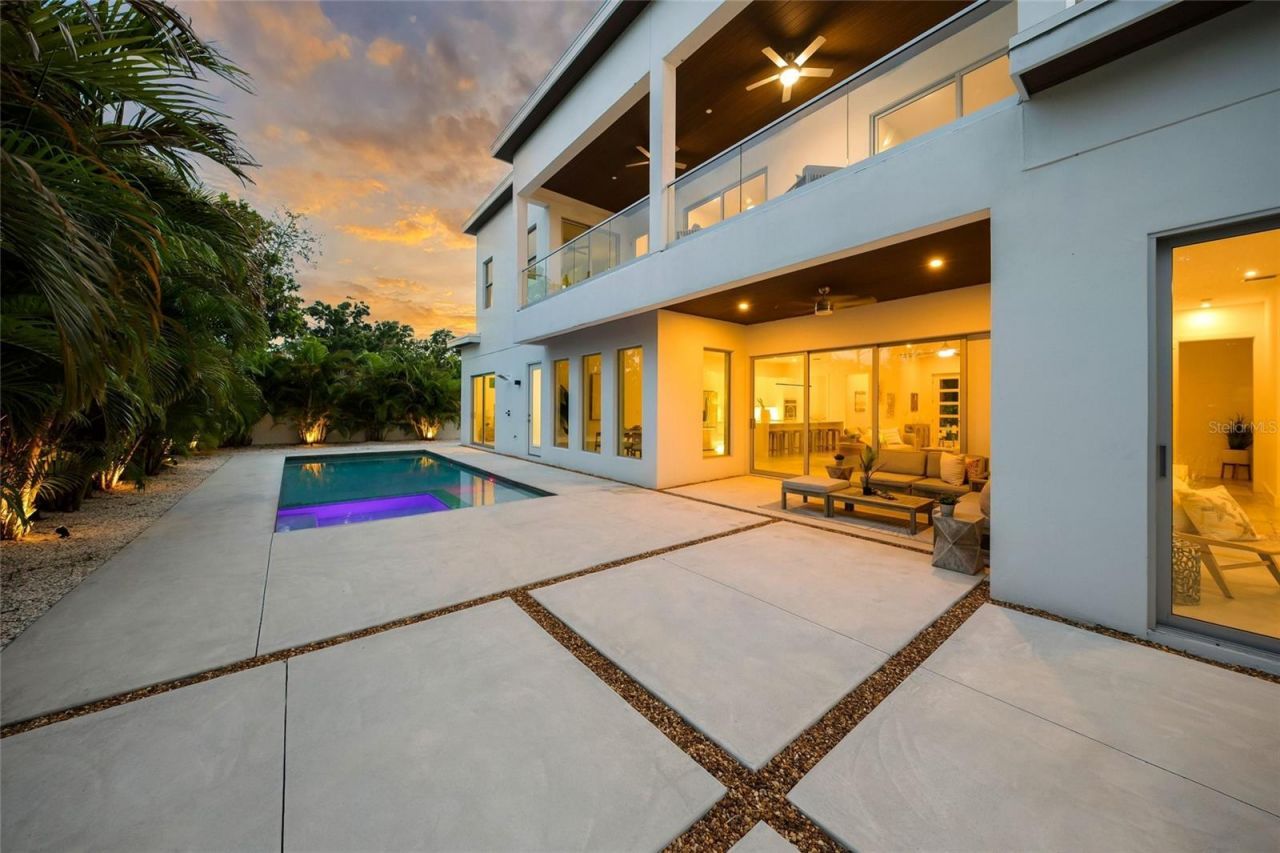 2532 Fruit Tree Drive, Sarasota, FL 34239 Photo