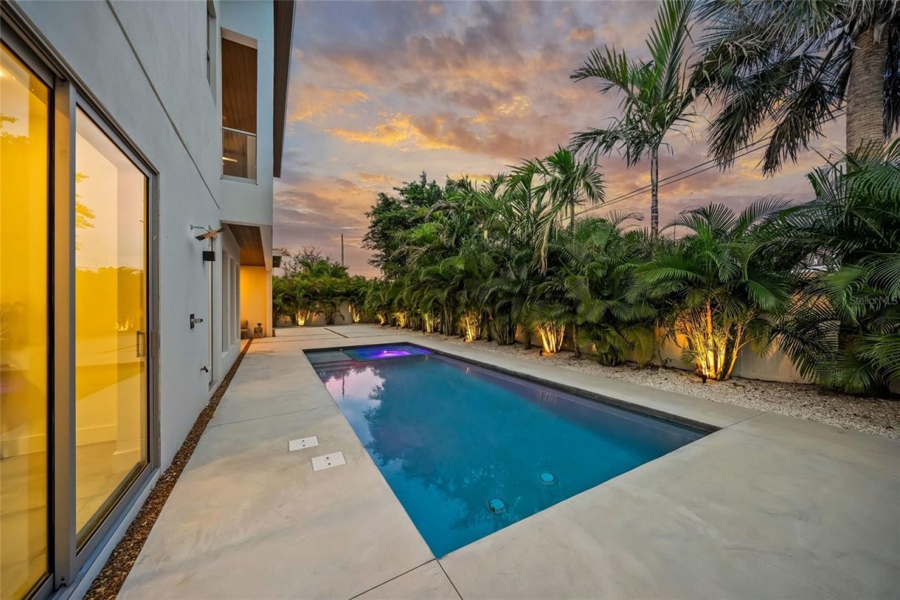 2532 Fruit Tree Drive, Sarasota, FL 34239 Photo