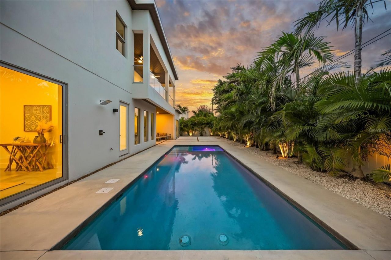 2532 Fruit Tree Drive, Sarasota, FL 34239 Photo