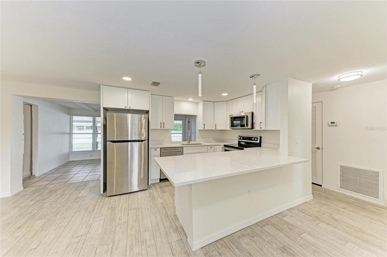 4319 Augustine Avenue, Sarasota, FL 34231 Photo