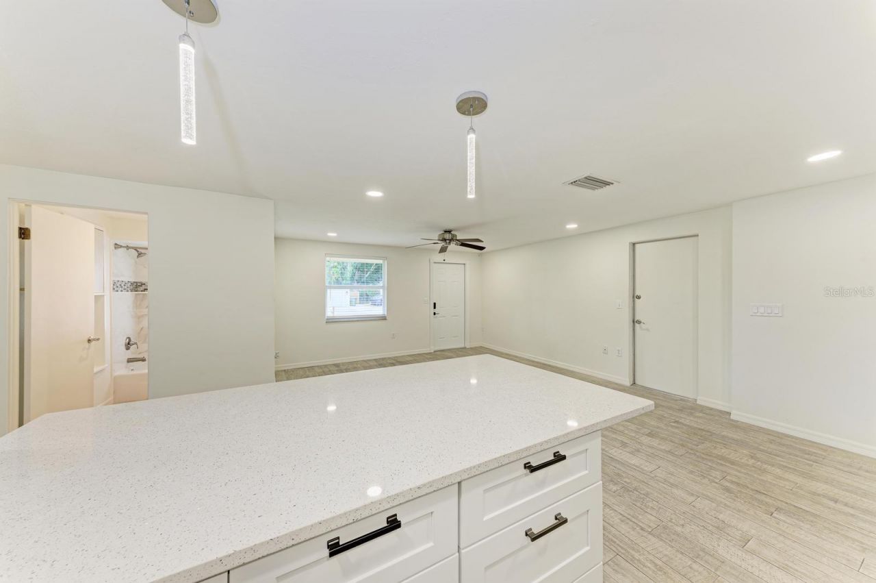 4319 Augustine Avenue, Sarasota, FL 34231 Photo