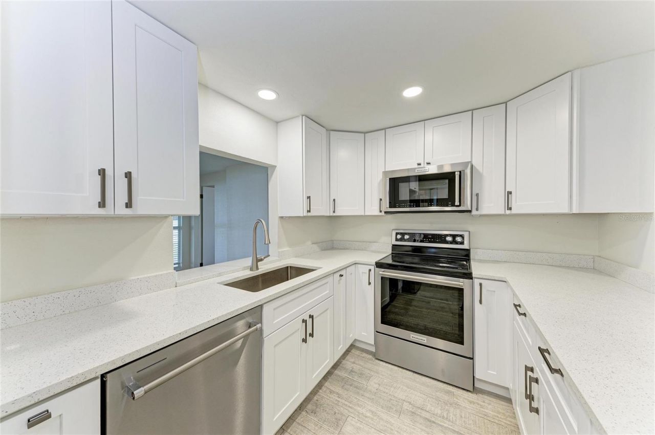 4319 Augustine Avenue, Sarasota, FL 34231 Photo